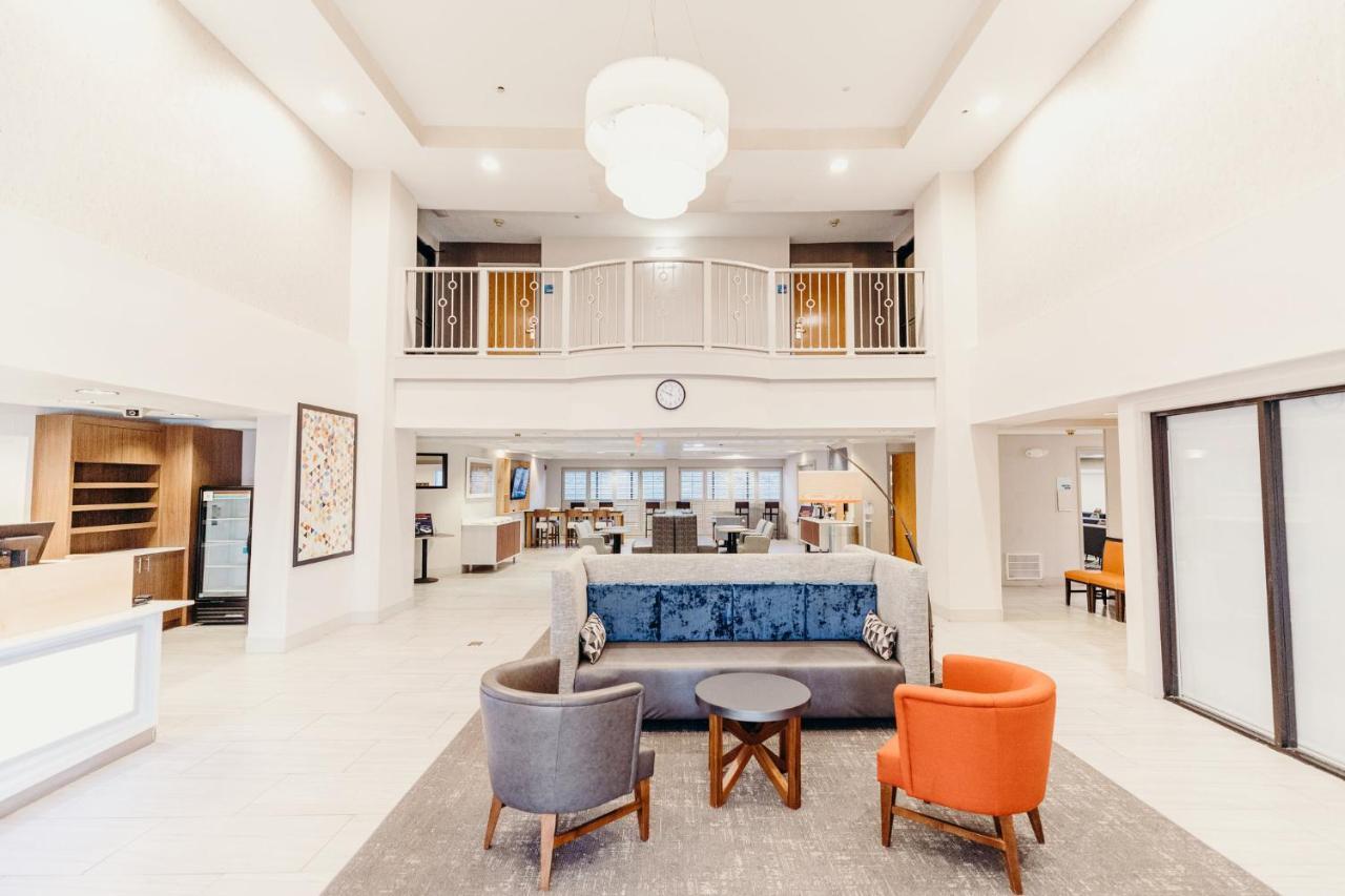 Holiday Inn Express Atlanta - Northeast I-85 - Clairmont Road By Ihg Zewnętrze zdjęcie