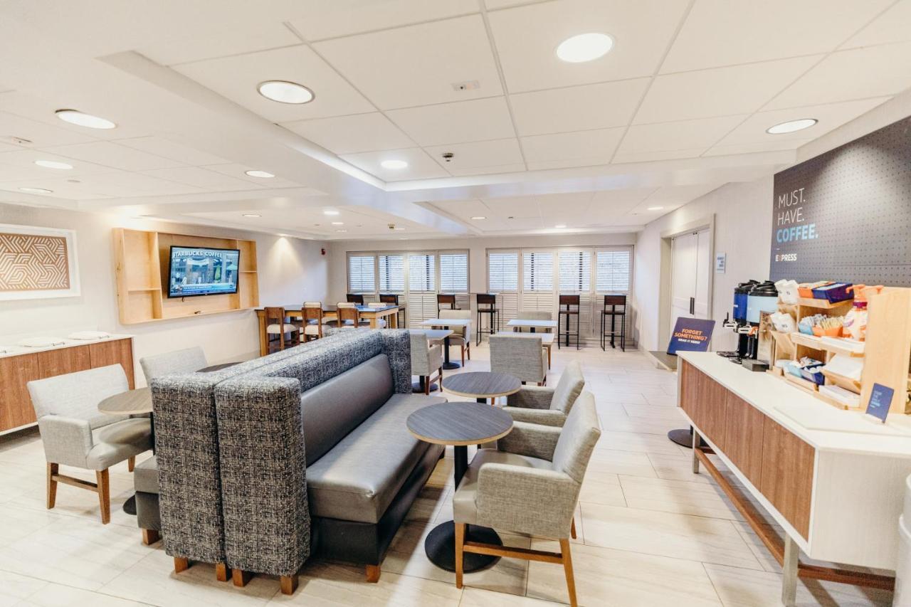 Holiday Inn Express Atlanta - Northeast I-85 - Clairmont Road By Ihg Zewnętrze zdjęcie